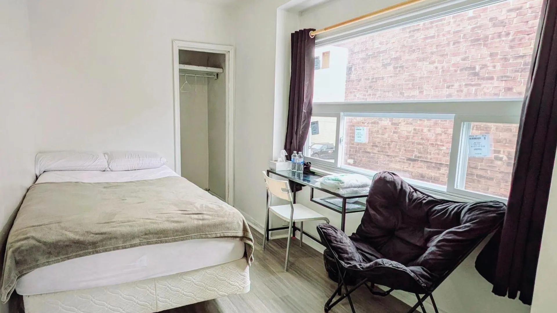 Homestay Economical Double Room By Lowcostplace D O T Com Toronto Canada